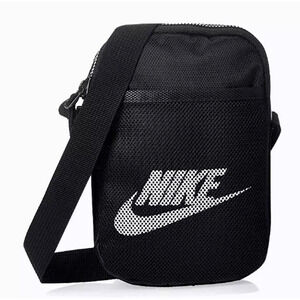 Nike Heritage Mens Crossbody Bag Black White Mesh BA5871 010 Brand New With Tags